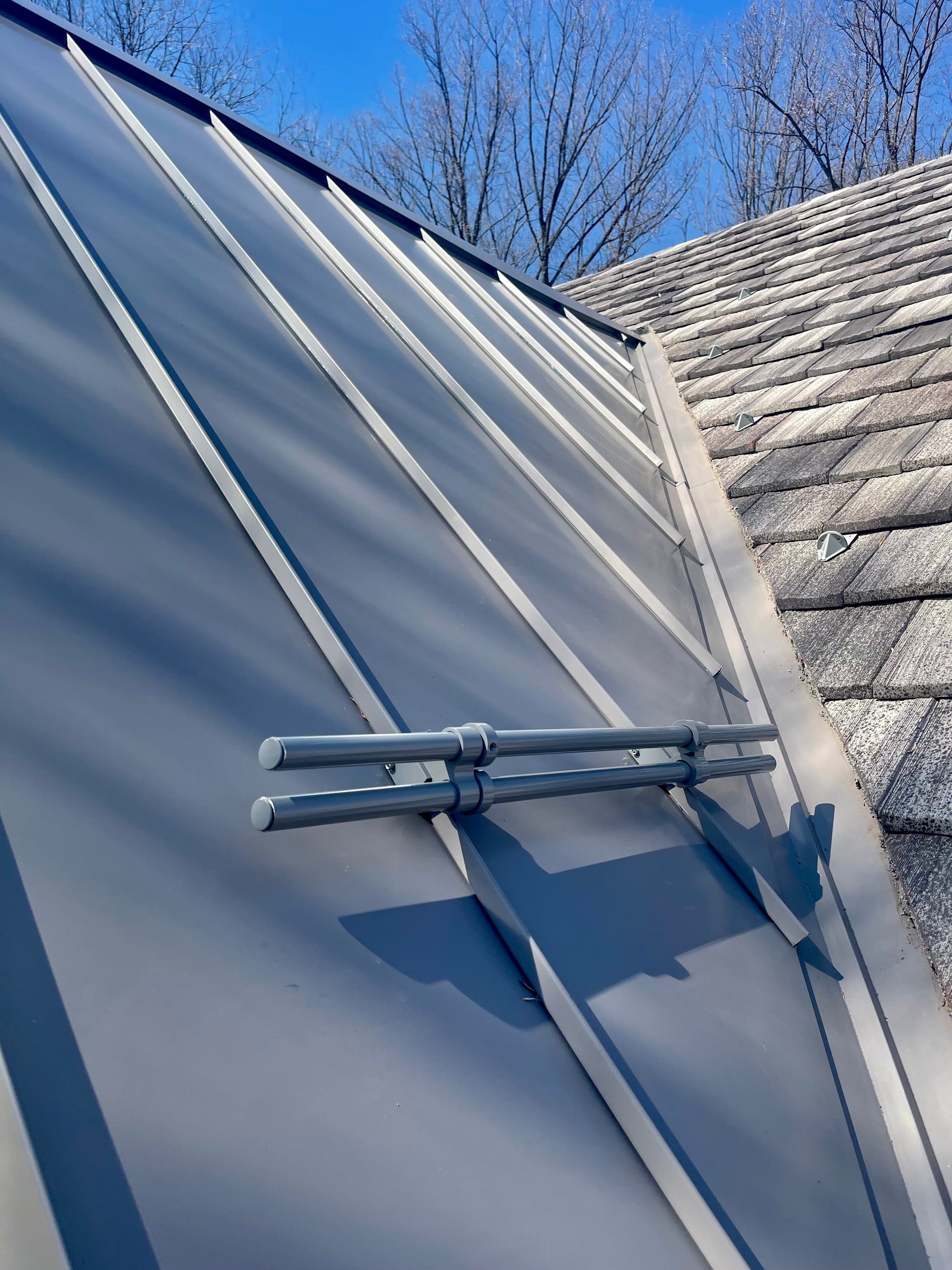 ASG3000G Standing Seam Pipe-style Snow Guard